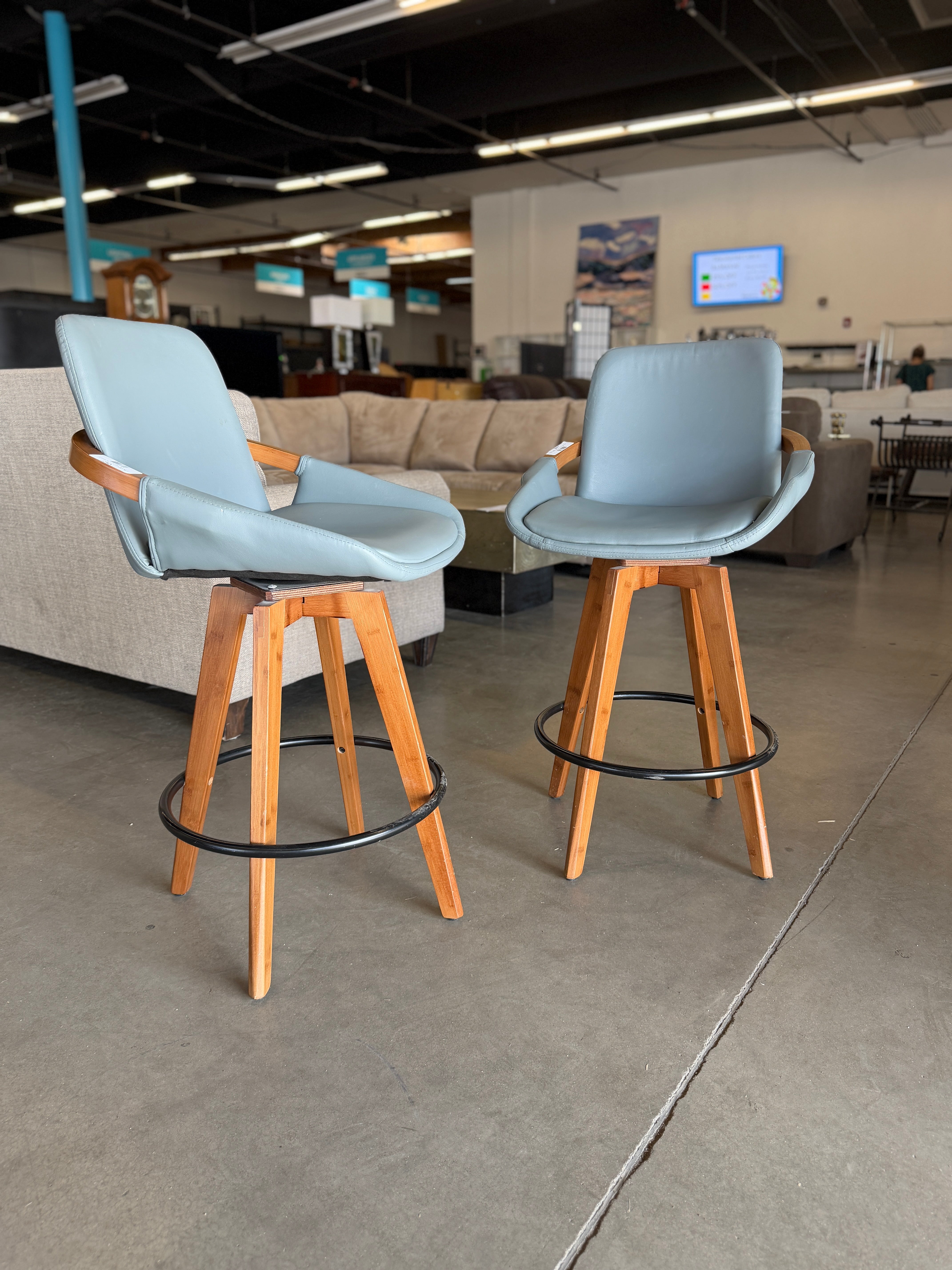 58920 Set of Two Modern Gray Bar Stools – HabiStore
