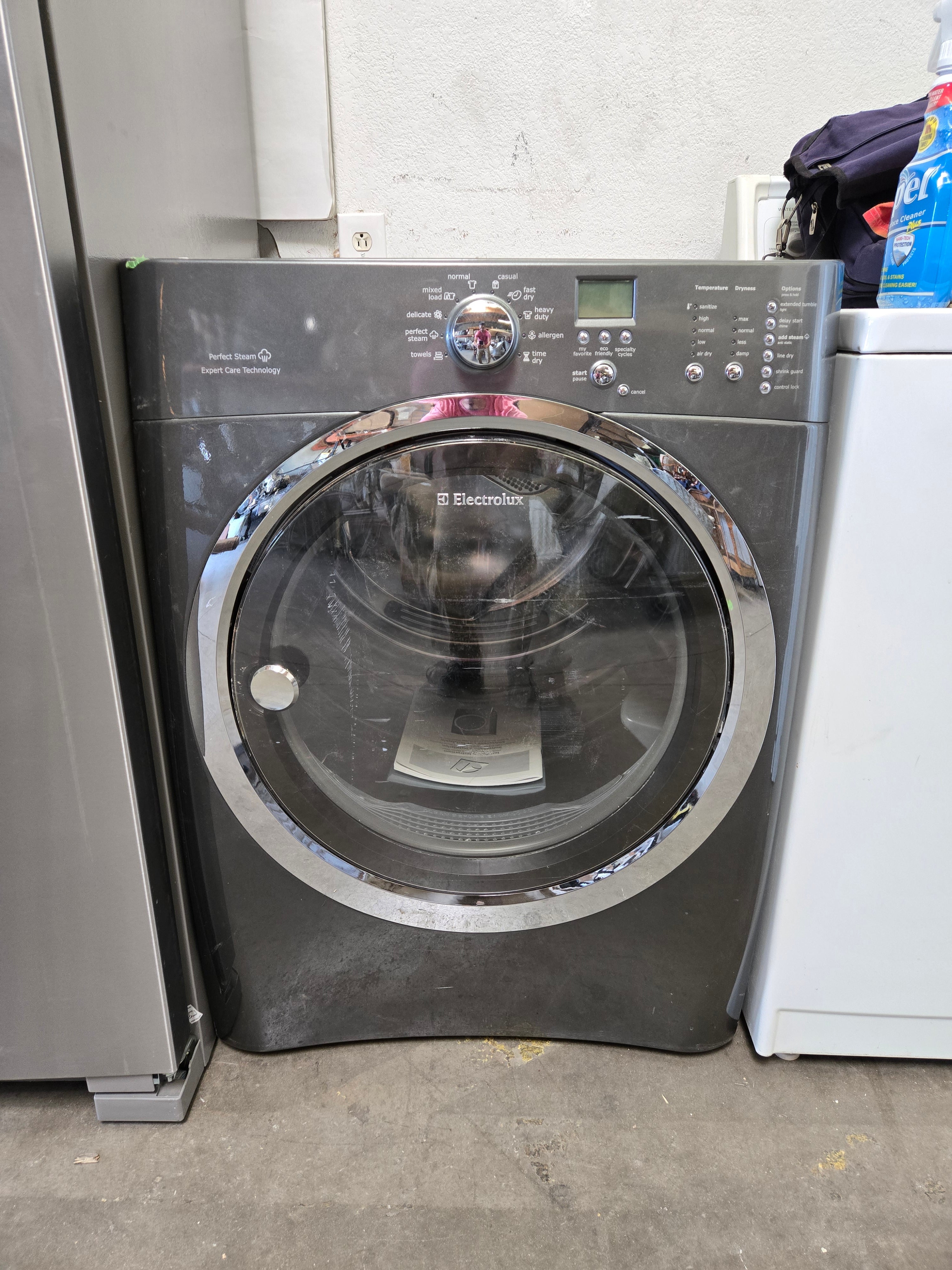 01607 Electrolux Gas Front Load Dryer with Perfect Steam 30 Day Guarantee