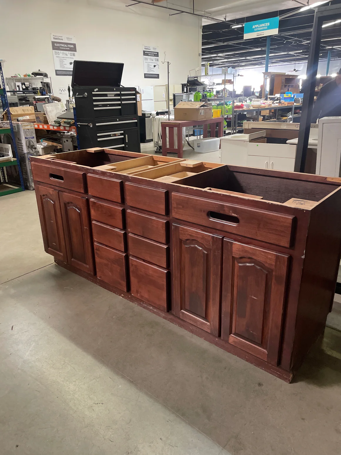 Top Tips for Shopping Second-Hand Kitchen Cabinets | What to Look For ...